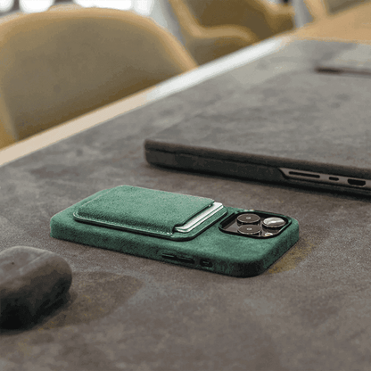 Alcantara MagSafe Wallet - Eclipse Green