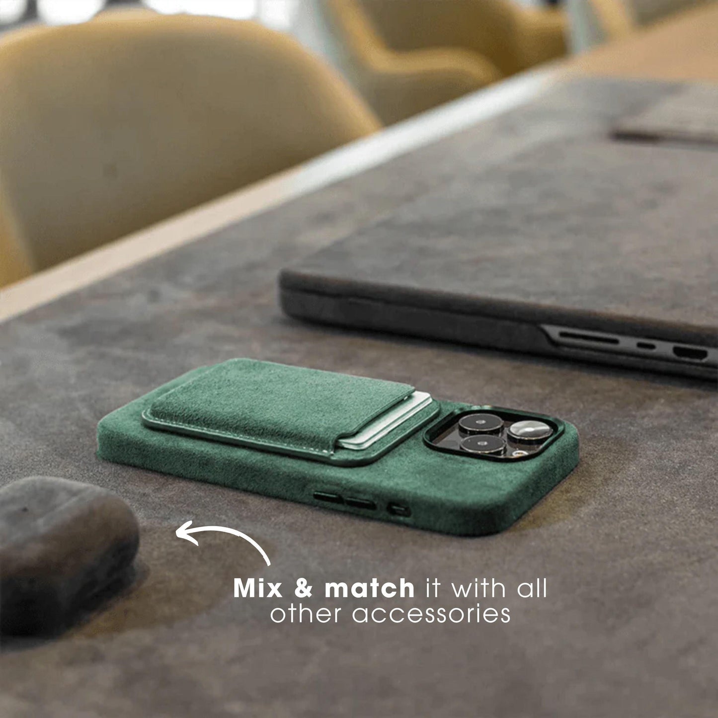 iPhone 16 Pro Max - Alcantara Case- Eclipse Green